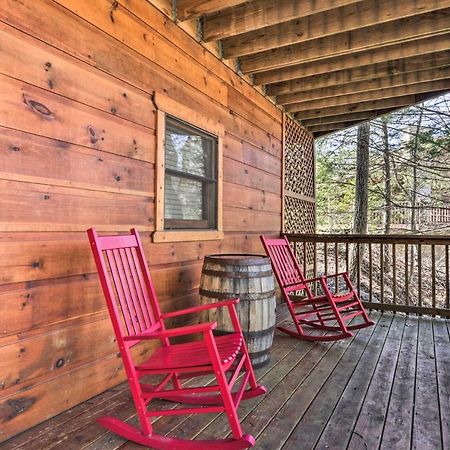 Cozy Cabin With Hot Tub In The Heart Of Pigeon Forge Villa Bagian luar foto