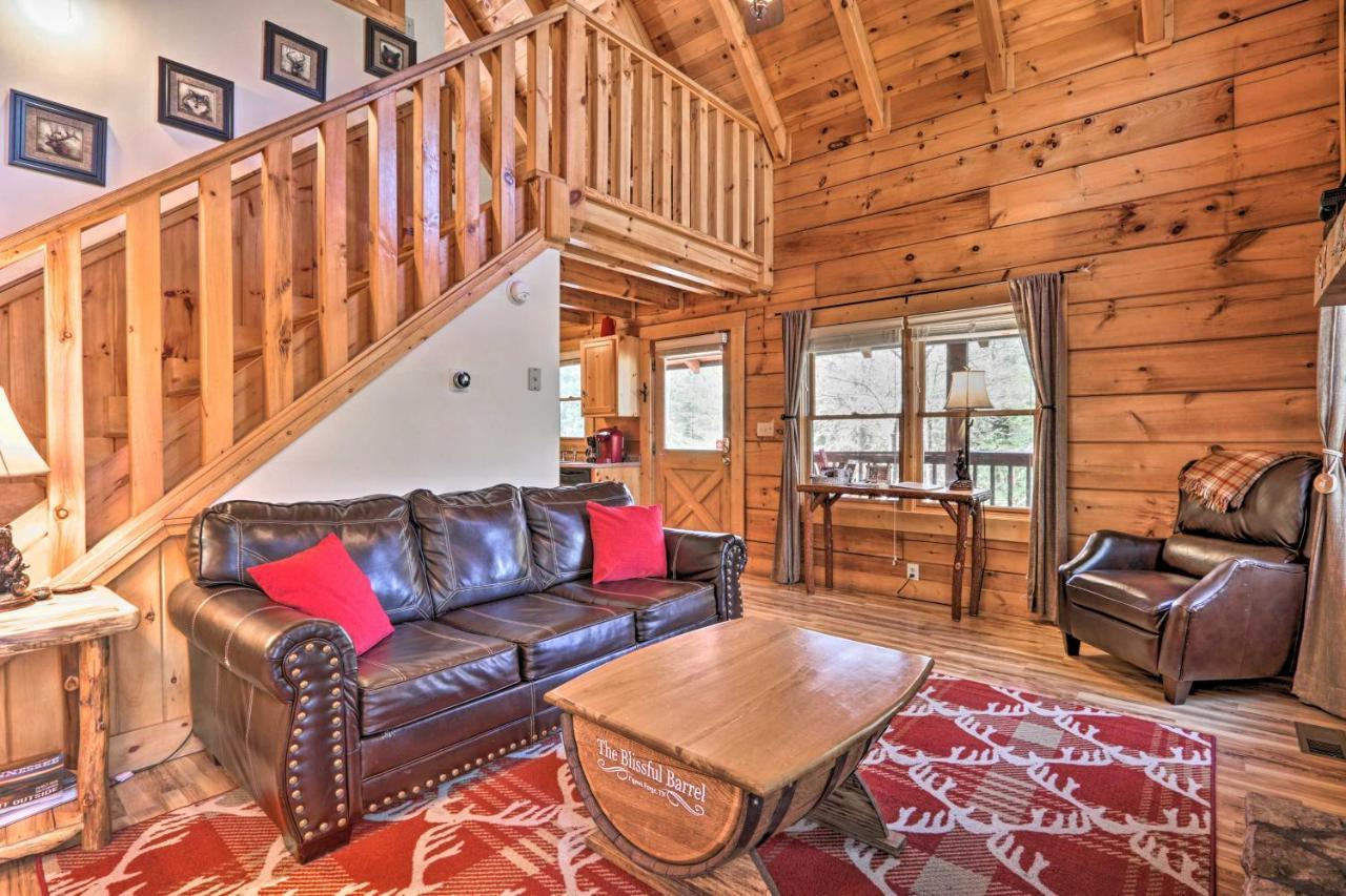 Cozy Cabin With Hot Tub In The Heart Of Pigeon Forge Villa Bagian luar foto