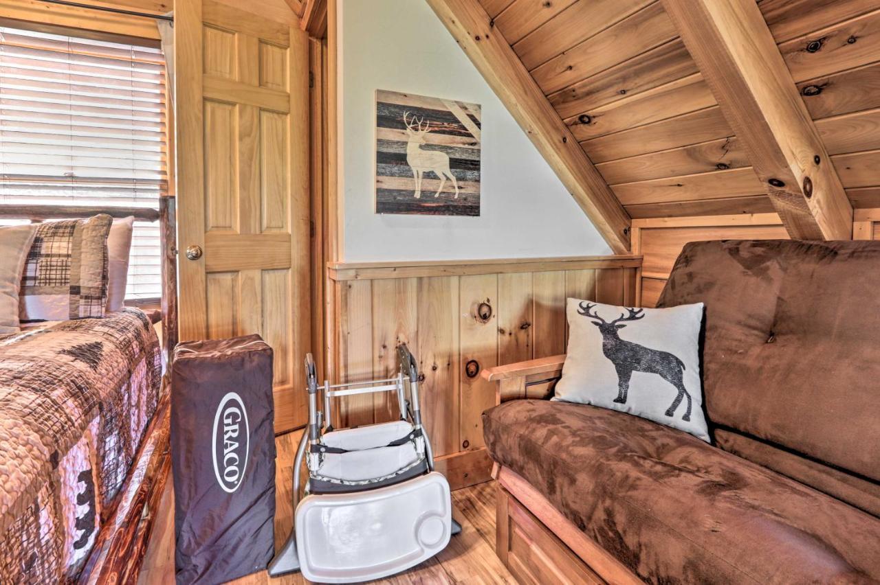 Cozy Cabin With Hot Tub In The Heart Of Pigeon Forge Villa Bagian luar foto