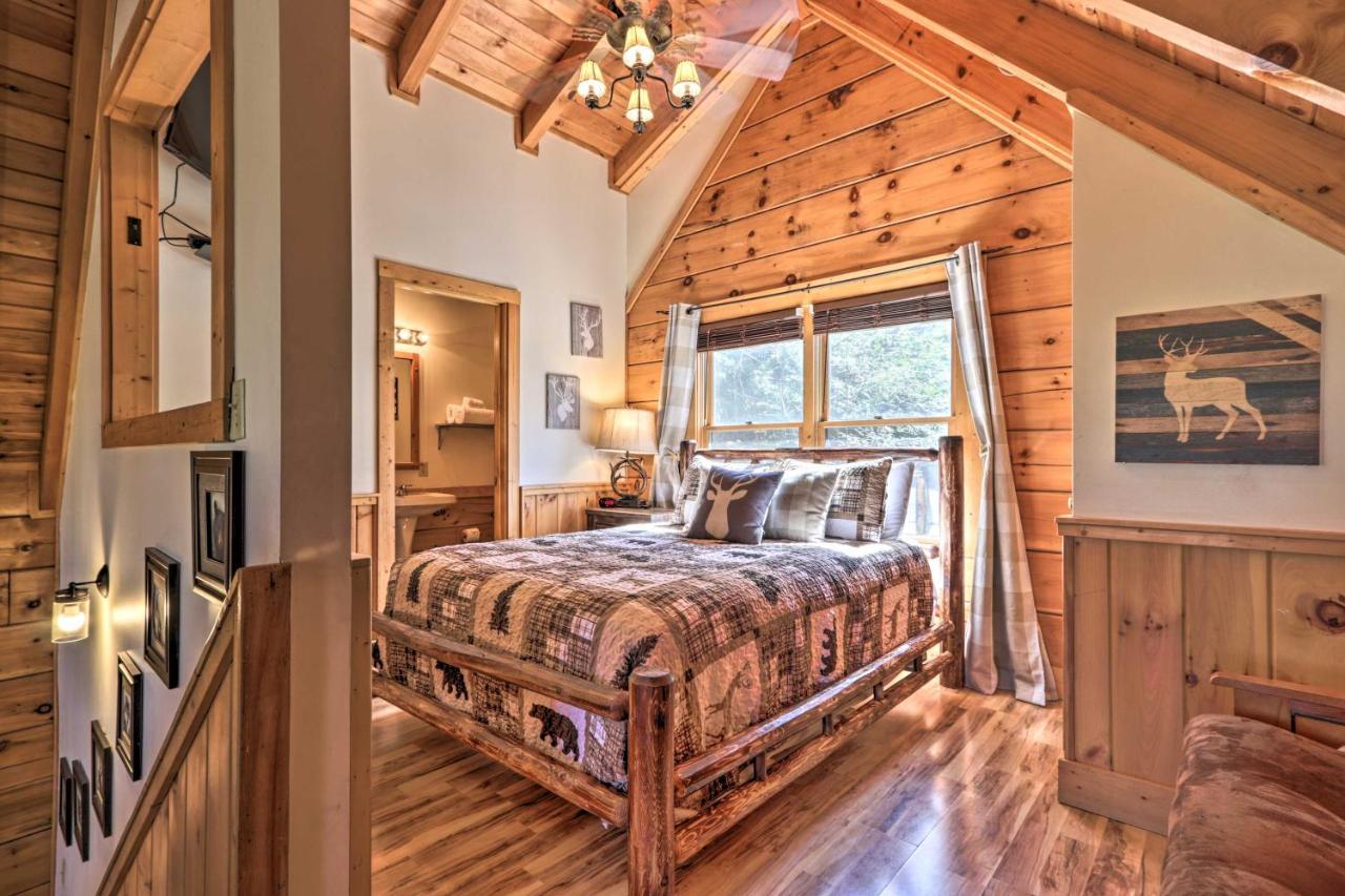 Cozy Cabin With Hot Tub In The Heart Of Pigeon Forge Villa Bagian luar foto