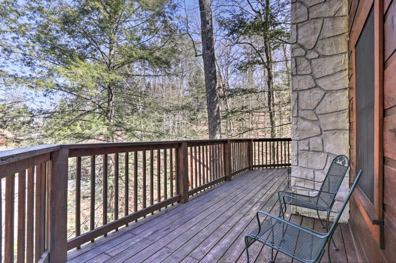 Cozy Cabin With Hot Tub In The Heart Of Pigeon Forge Villa Bagian luar foto