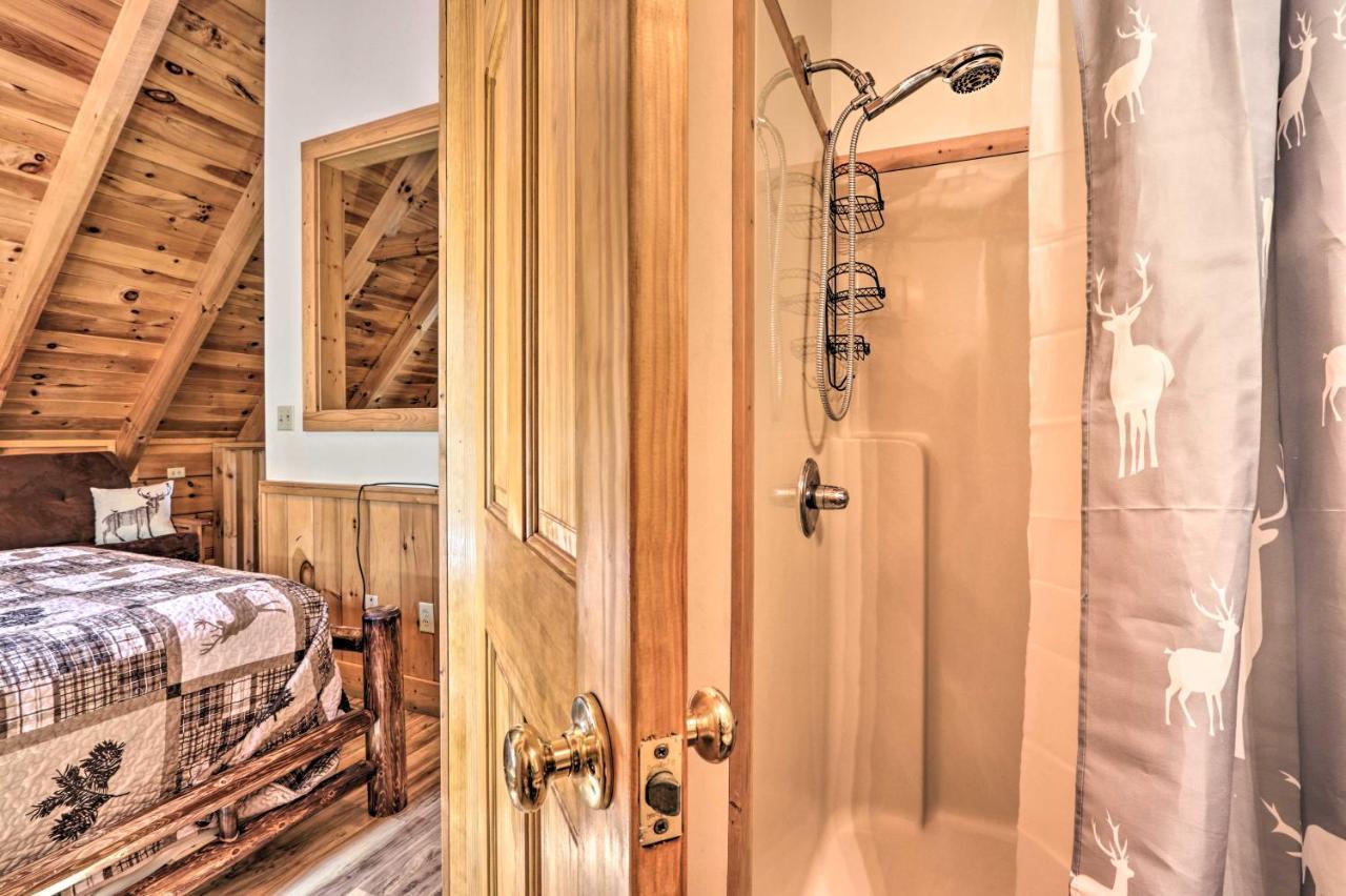 Cozy Cabin With Hot Tub In The Heart Of Pigeon Forge Villa Bagian luar foto